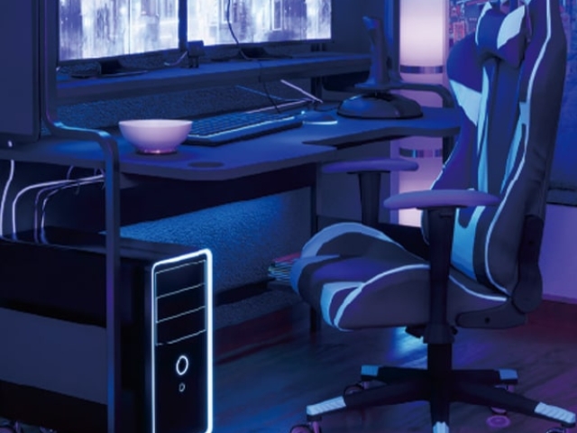 Rueda de diseño KOO 60 de Robby instalada en silla gamer.