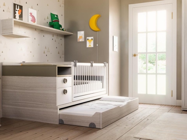 Ruedas de diseño Robby Media Luna instaladas en una cama, proporcionando movilidad y un estilo moderno y elegante.